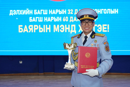 ХОШУУЧ Э.ӨНӨБОЛД: ТА ГАНЦААРАА БАЙСАН Ч ХҮНИЙ ЭРХ ХАМГААЛАГЧ ШҮҮ
